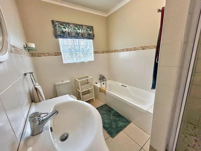 4 Bedroom Property for Sale in Stilbaai Wes Western Cape